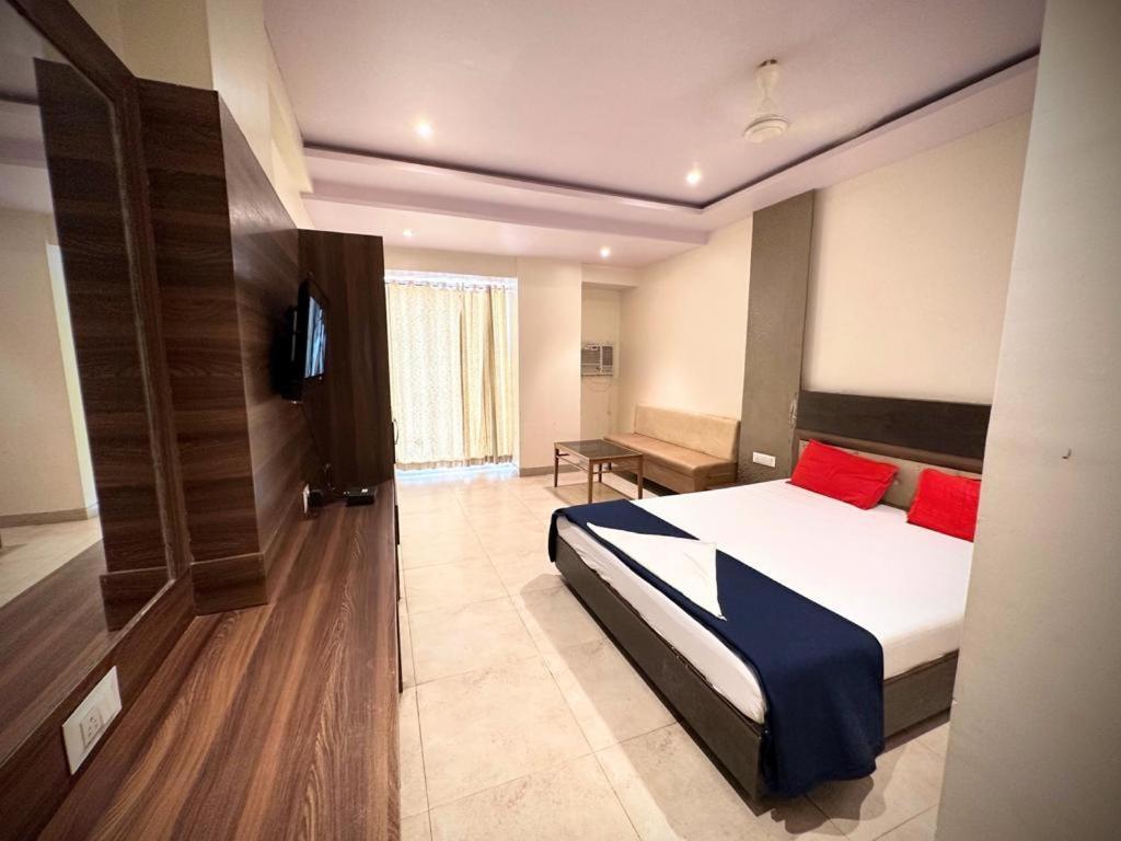 Hotel Hill View NalaSopāra Kültér fotó